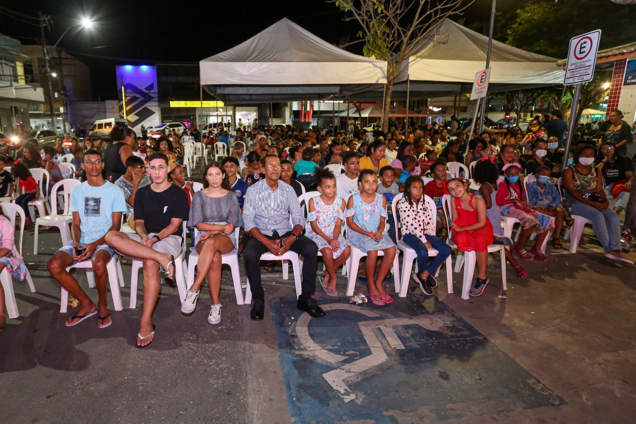 SAJ: Prefeitura, através do Governo da Bahia, promoveu sessão de cinema itinerante na última quarta-feira (11)