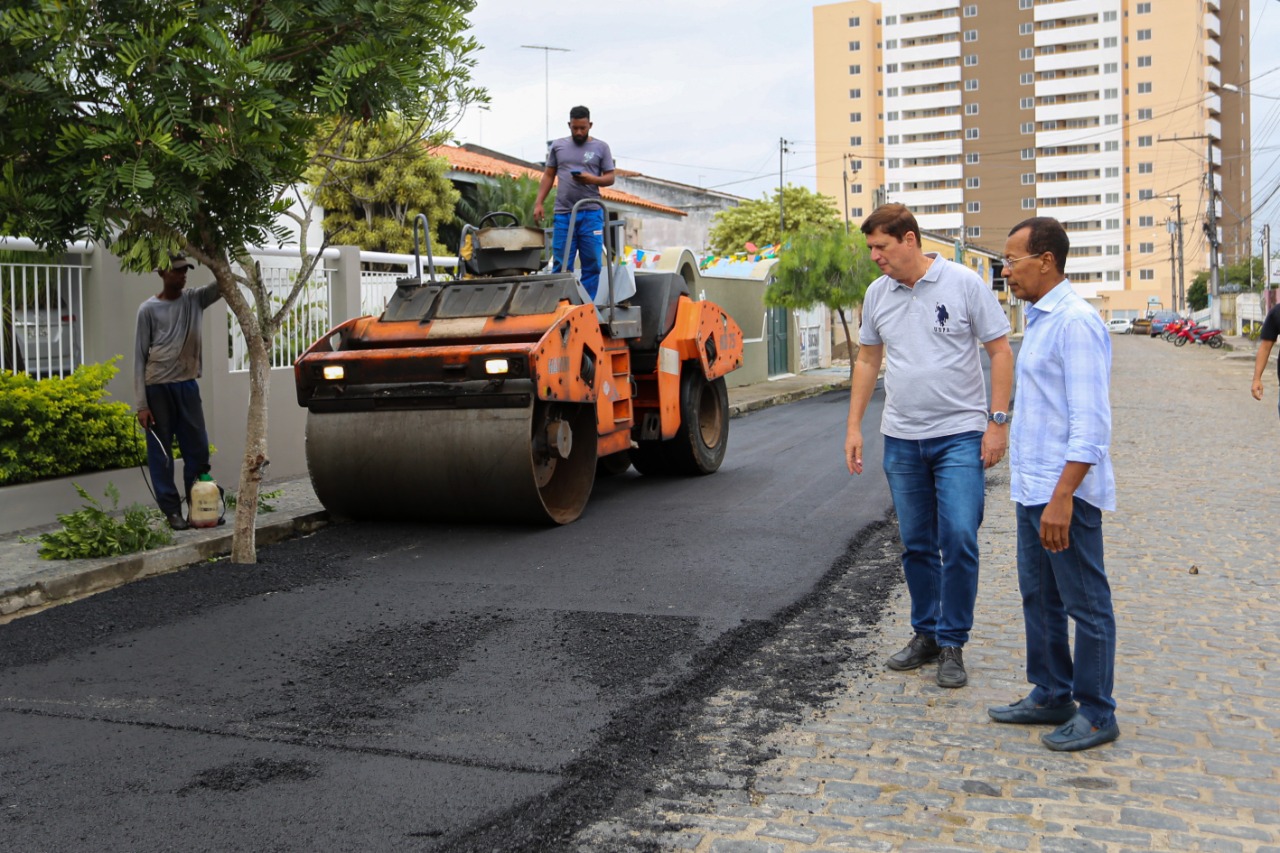 Prefeitura dá início a obras de pavimentação asfáltica em diversas ruas de Santo Antônio de Jesus