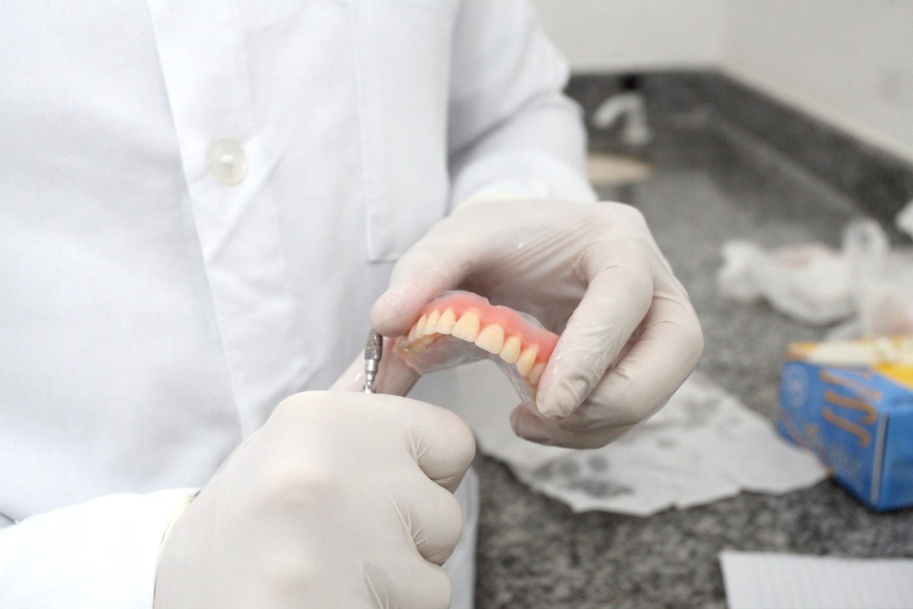 Prefeitura realizou mais uma entrega de próteses dentárias no Centro de Especialidades Odontológicas (CEO)