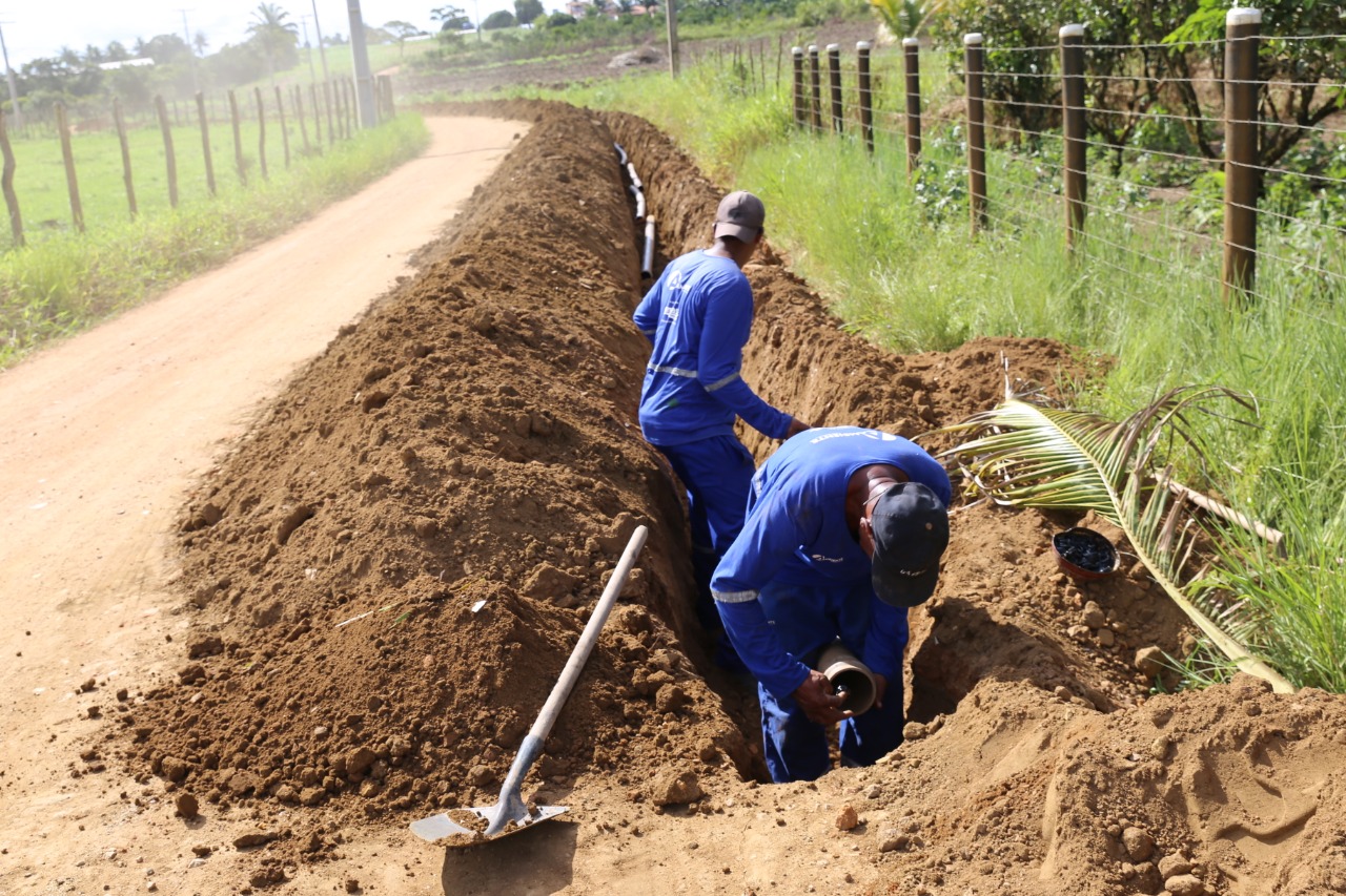 Prefeitura deu início às obras de implantação da rede de distribuição de água encanada em comunidades rurais