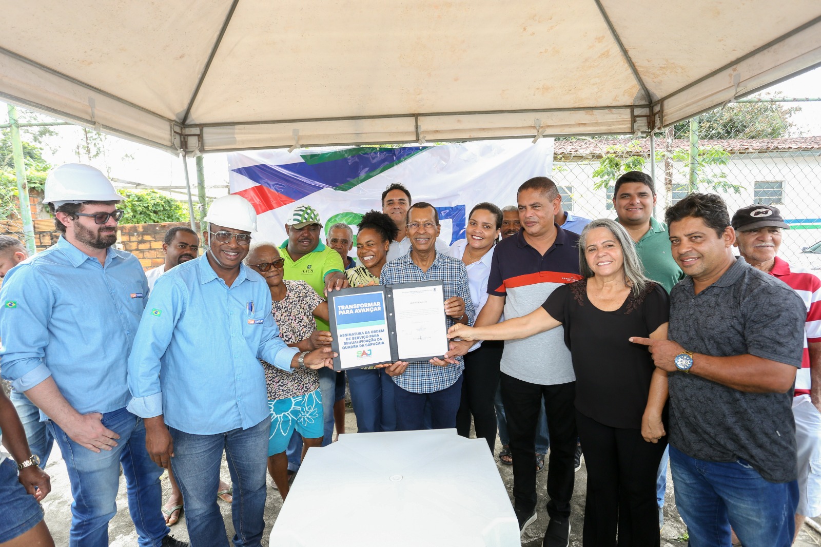 SAJ: Prefeitura realizou, nesta quarta-feira (24), assinatura de ordem de serviço para requalificação da quadra da Sapucaia