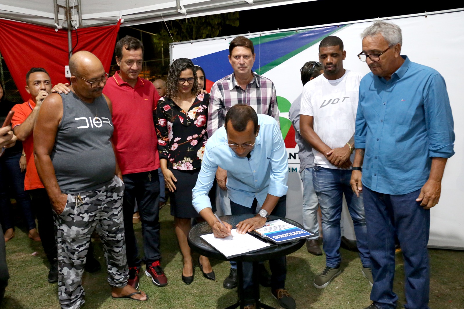 Prefeitura de Santo Antônio de Jesus realizou assinatura de ordem de serviço para pavimentação de ruas no entorno do Clube dos 1000
